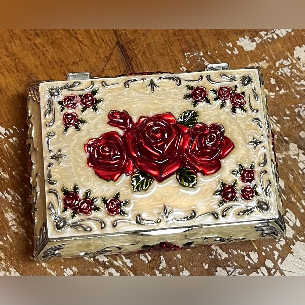 Jewelry box Metal Fooded Silver tone with enamel Rose decor - Picture 7 of 9